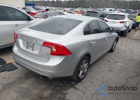 2015 Volvo S60 T5 Premier из США, поврежденный, VIN YV126MFK8F1336189